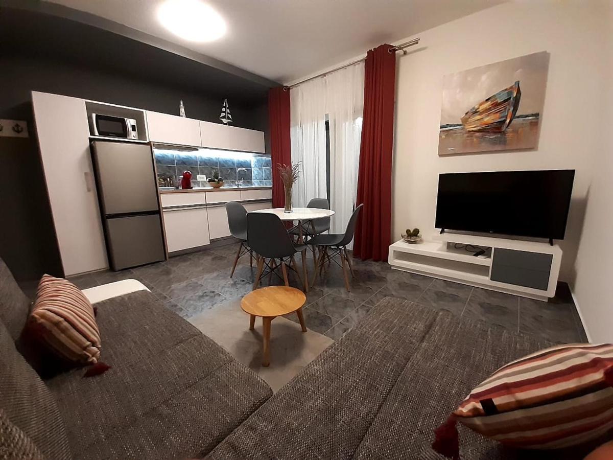 Solis Adriaticum Apartments Jasenice  Buitenkant foto